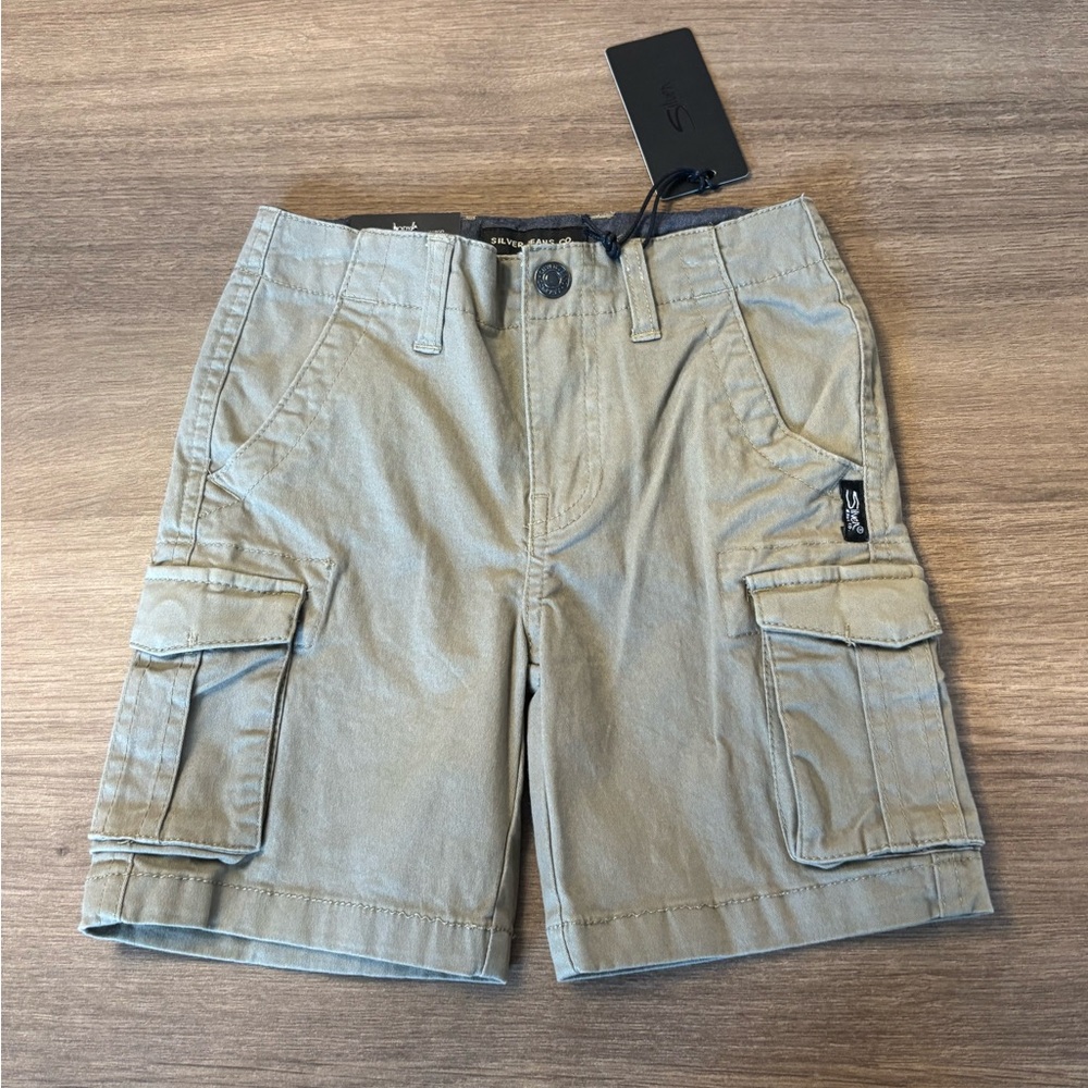 Silver Jeans BNWT Boy’s Cargo Shorts, Tan, Size 5.